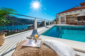 Villa Nila - Private Pool and Sea View